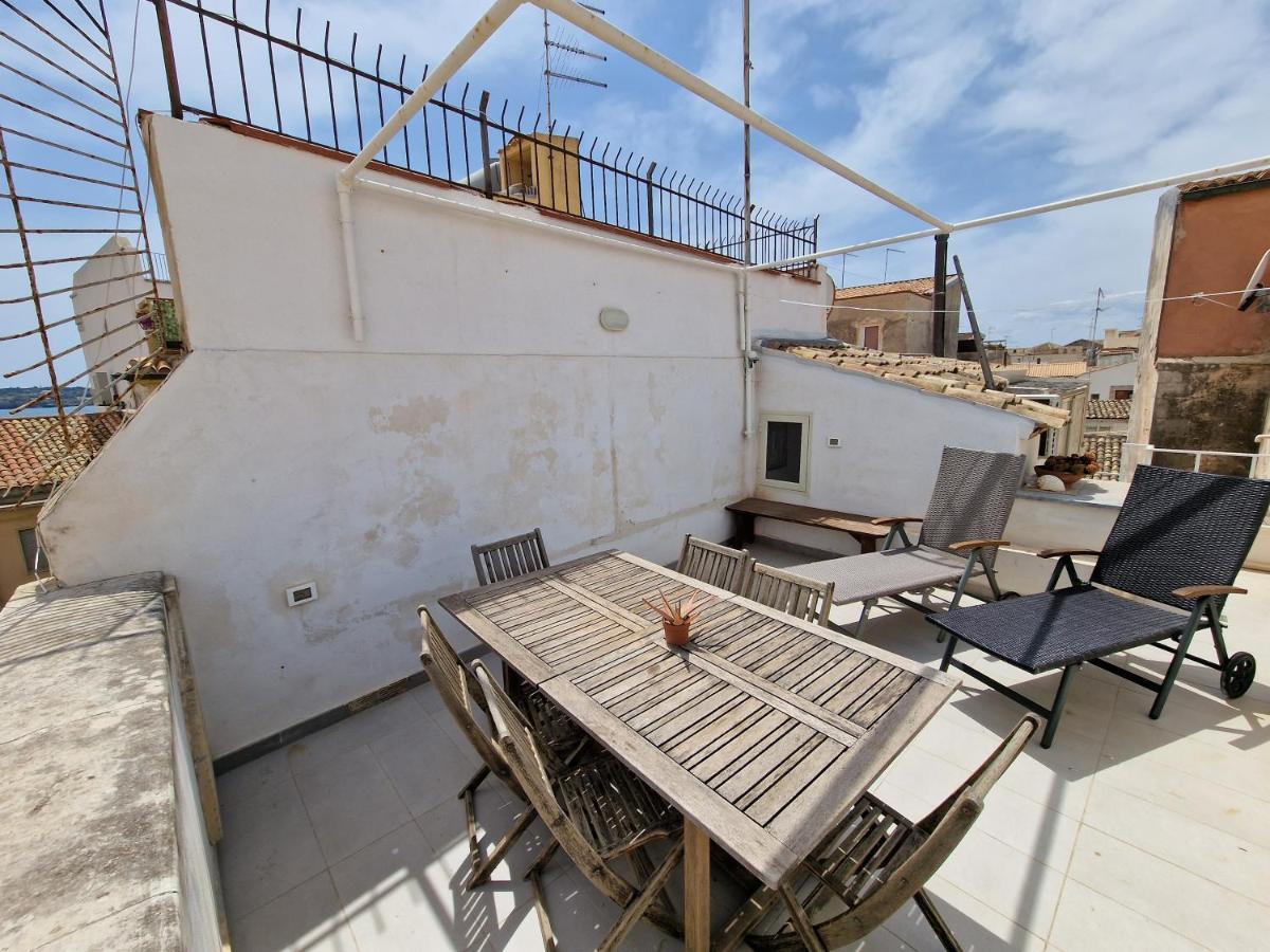 Sea-View Terrace & Bikes Moon Ortigia Holiday Home Syracuse Esterno foto