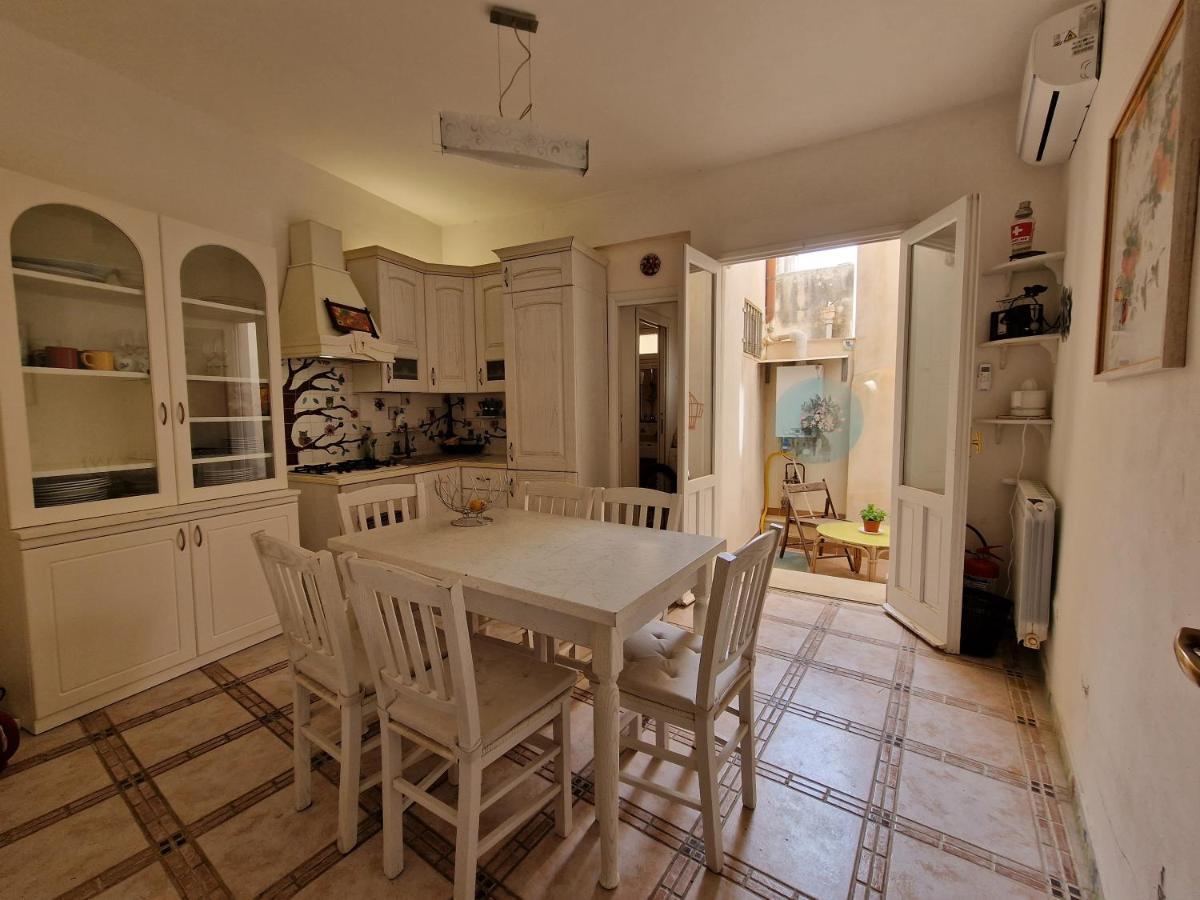 Sea-View Terrace & Bikes Moon Ortigia Holiday Home Syracuse Esterno foto